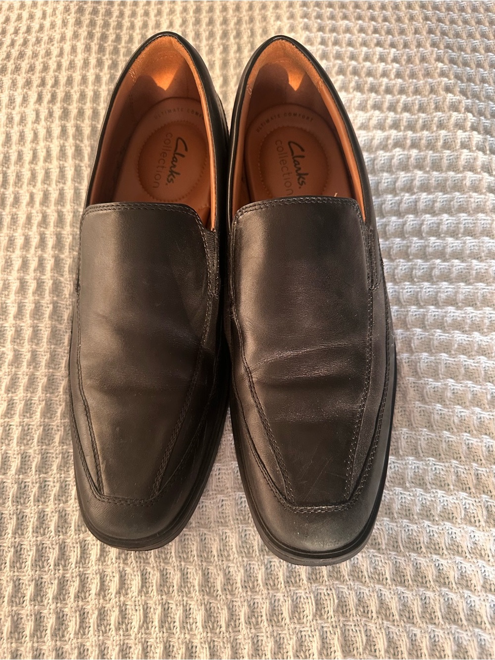 Clarks Men's Black Leather Slip-On Loafers with Brown Lining Size 9